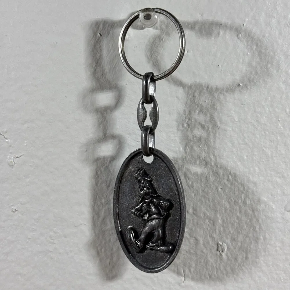 Vintage Disney Goofy 3D Double Sided Keychain Key Ring Silver Pewter